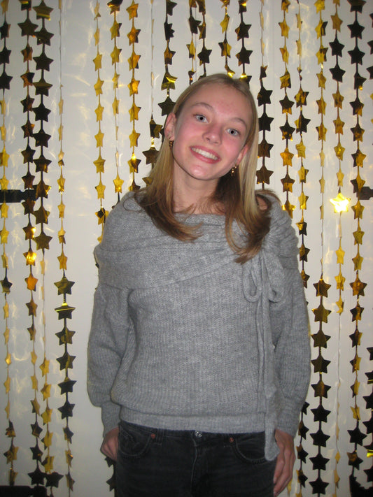 "Bow" off shoulder sweater